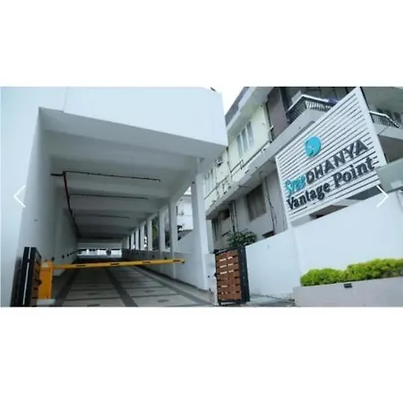 The Crystal Apartment Thiruvananthapuram Exterior photo