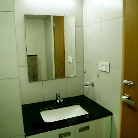 The Crystal Apartment Thiruvananthapuram Exterior photo